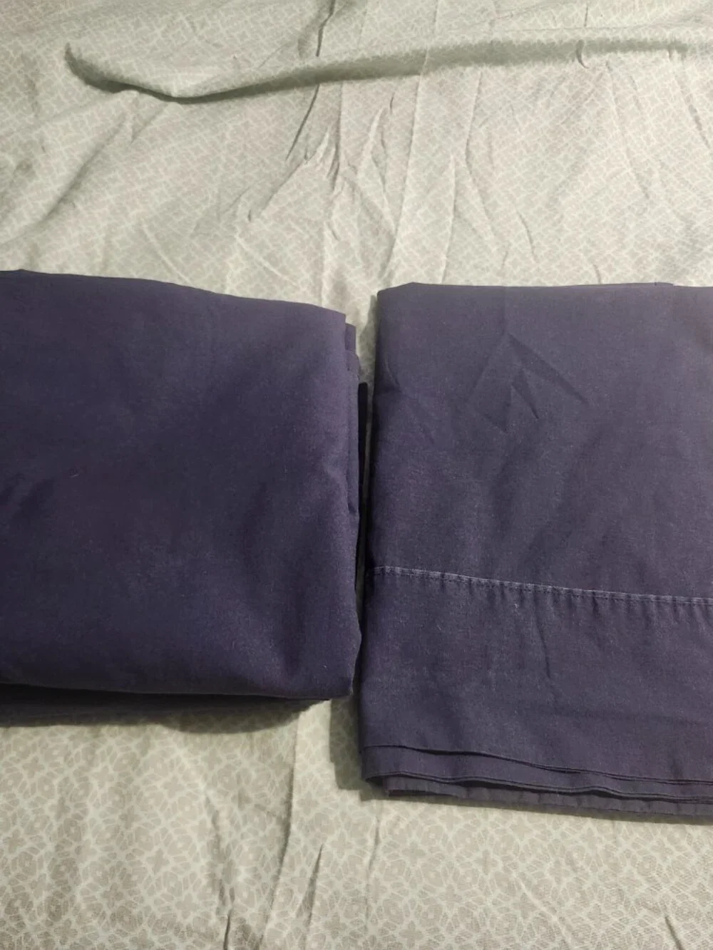 Martha Stewart/Mainstays double flat sheets plus one pair pillowcases